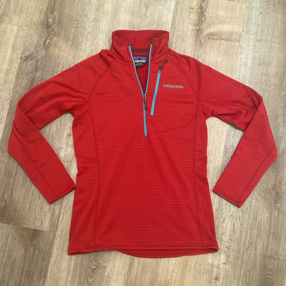 1/4 zip red Patagonia pull over size XS